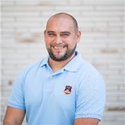 Englischlehrer mit internationaler Erfahrung bietet modernen Online-Unterricht